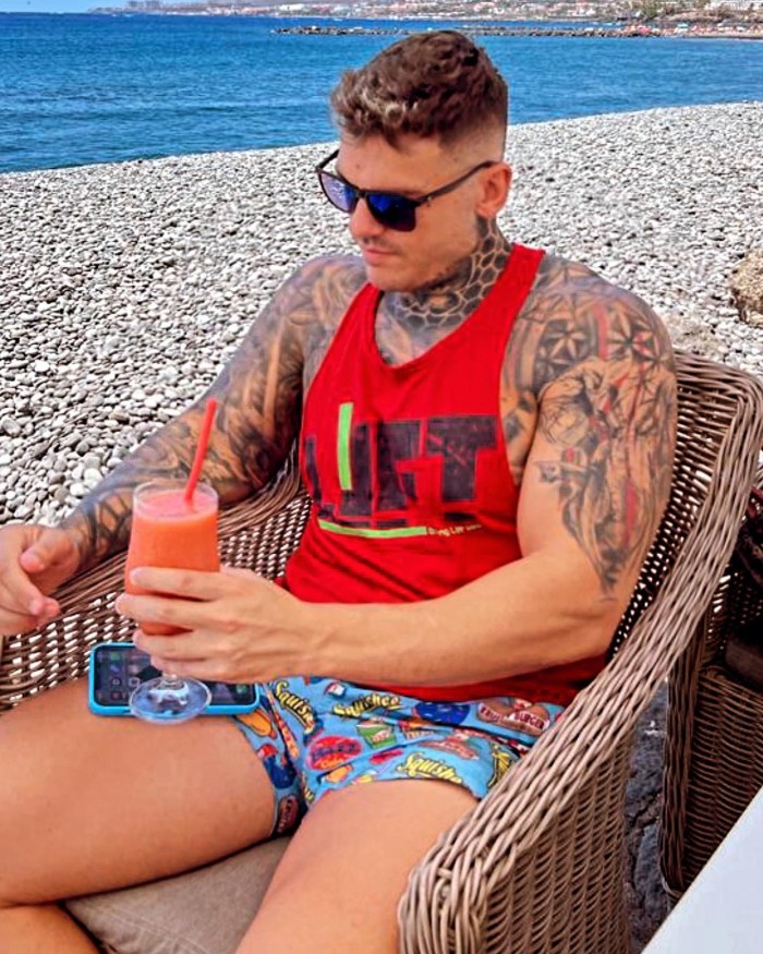 Zeus, 687806781 Educado, Musculoso Y Creativo Chic