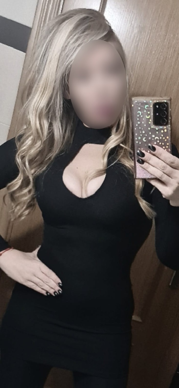 UNA CHICA EN BUSCA DE DIVERSION