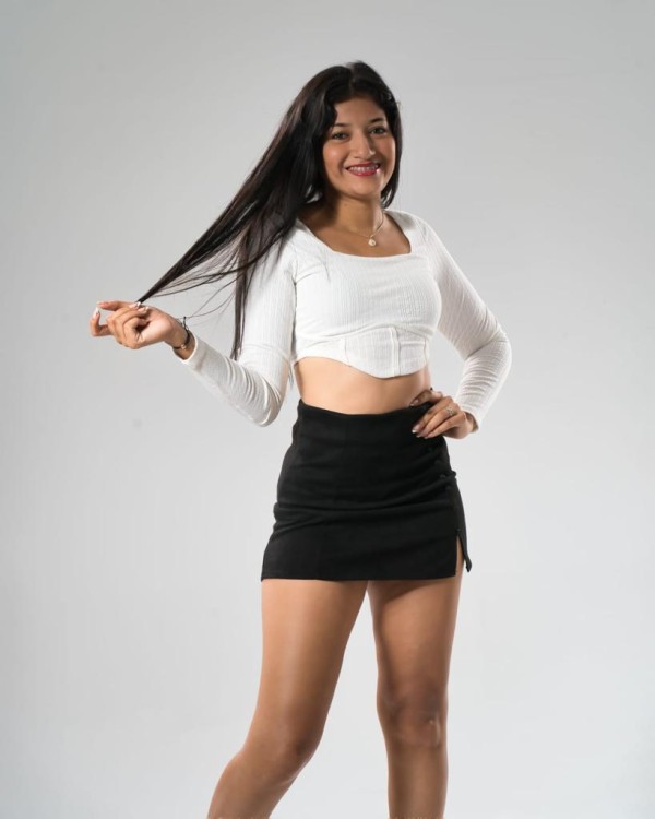 CAMILA GUAPISIMA, DULCE E IMPLICADA