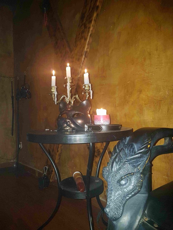 LA MAZMORRA (GABINETE DE BDSM) BUSCA CHICAS