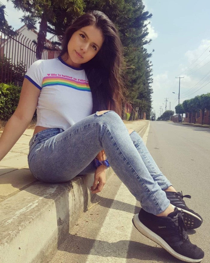 Elena chica latina muy guapa, nueva en la ciudad!!