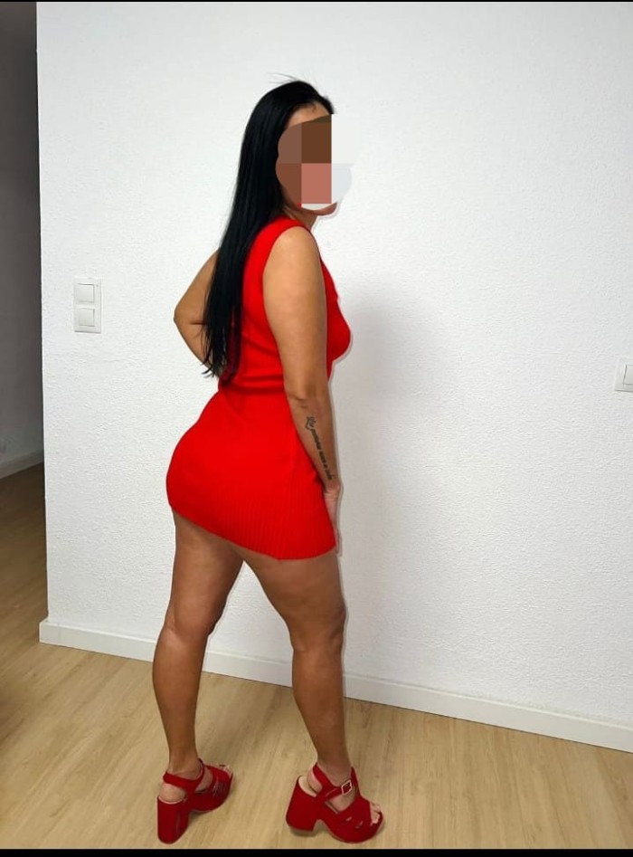 5 AMIGAS GUAPAS EN EL CENTRO DE CASTRO