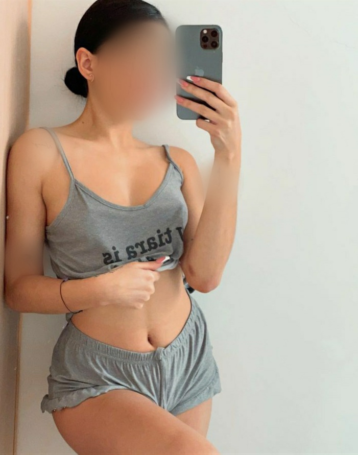 Cariñosa y complaciente chica independiente