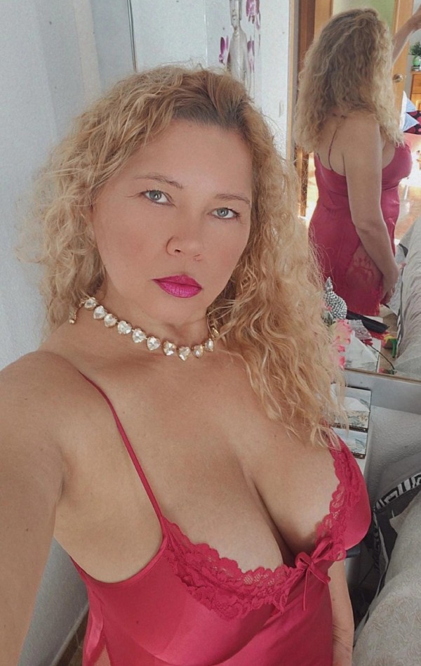 Soy una rubia y espectacular con los ojos vende pe