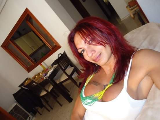 TRANS PELIROJA GUAPA Y COMPLACIENTE EN AGUADULCE