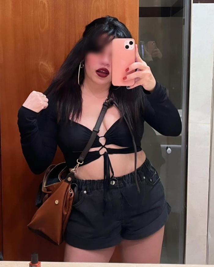PUTITA CURVY REINA DEL GRIEGO