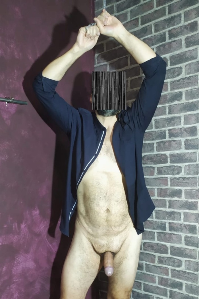 JOHN, HOMBRE CULTO, COMPLACIENTE Y PASIONAL
