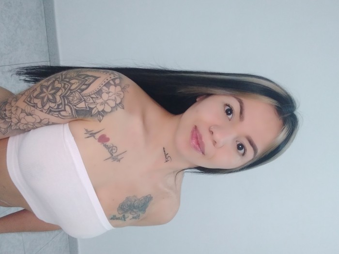 Hola Cariño Soy Naomy Una Chica Muy Cariñosa