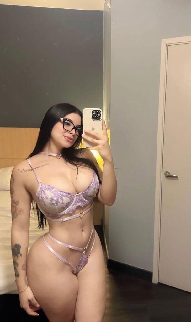 amor ando por aca unos dias di desea una linda