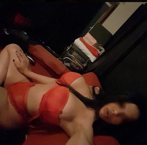 19 años primera vez y por pocos dias discreto