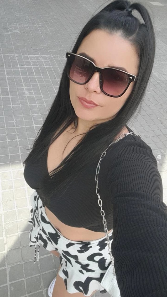Jovencita cariñosa y muy entregada
