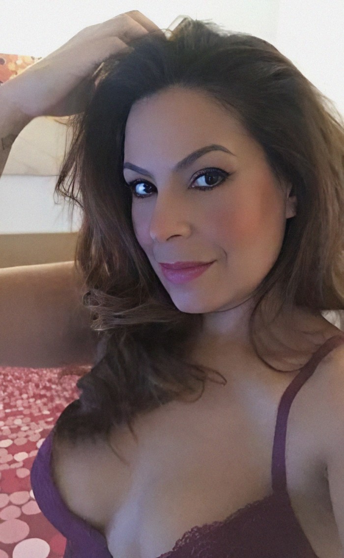 VIC MILF EMPATICA E IMPLICADA