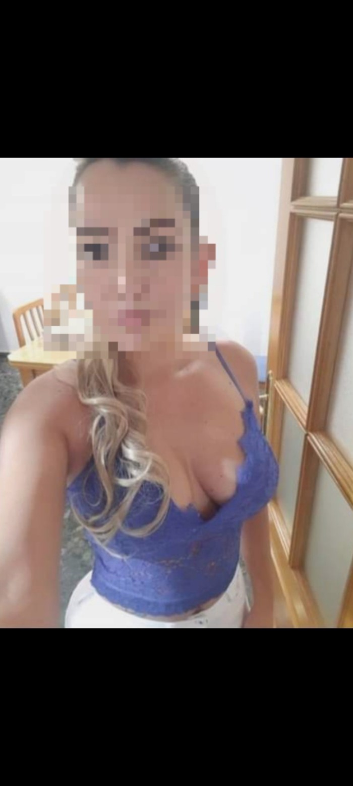 Rubia muy simpática