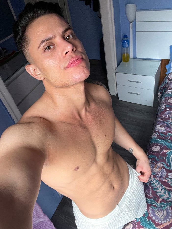 Daniel el latino Hot