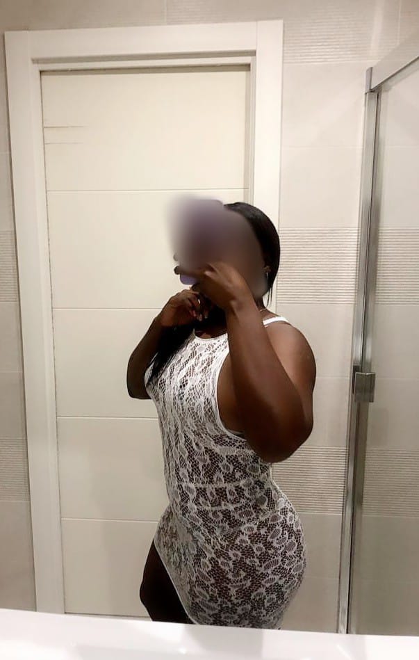 nahomi y sus amigas muy complacientes y guapas