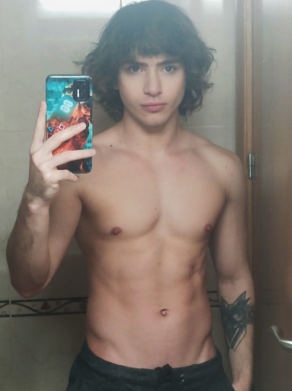Chico Latino Guapo y Caliente (Solo para hombres)