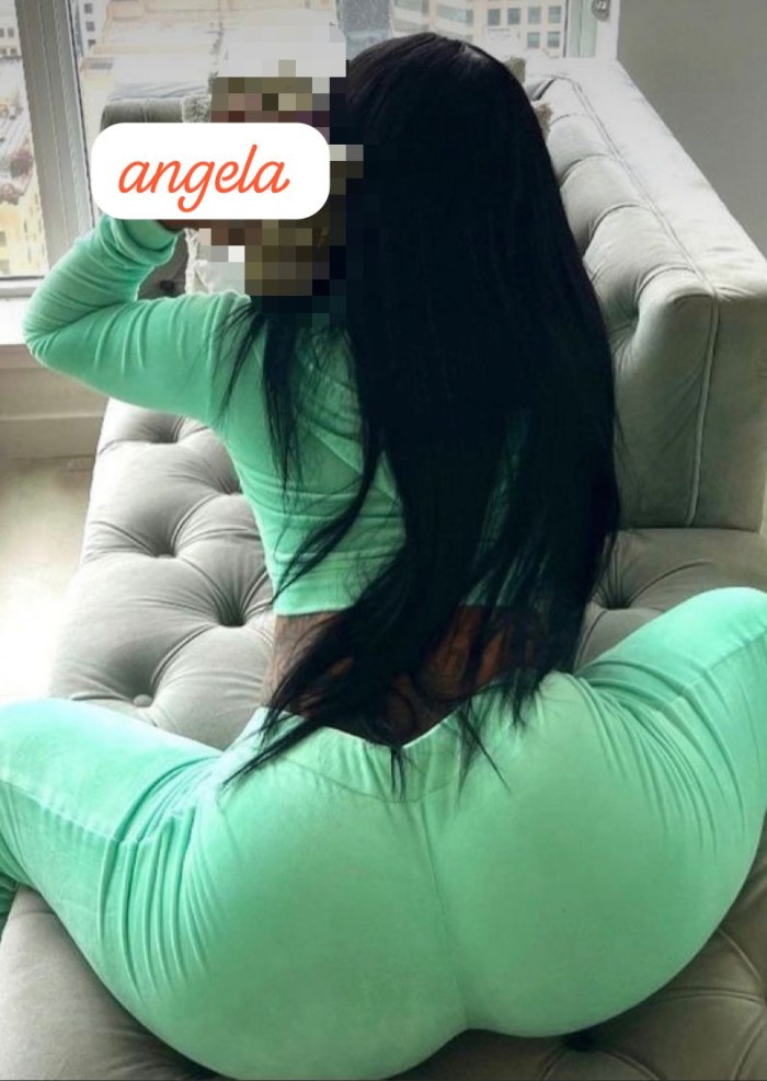 Ángela, Latina lista para el desorden Salidas 24h