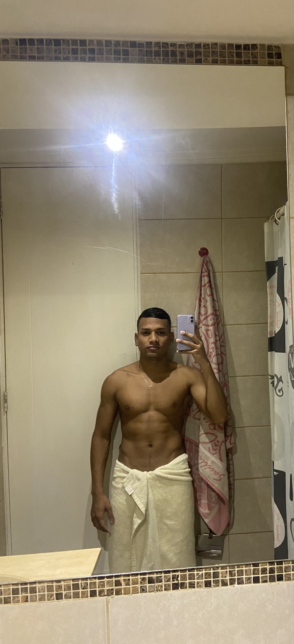 CHICO JOVEN DISPONIBLE CON GANAS DE SALIR A DIVERT