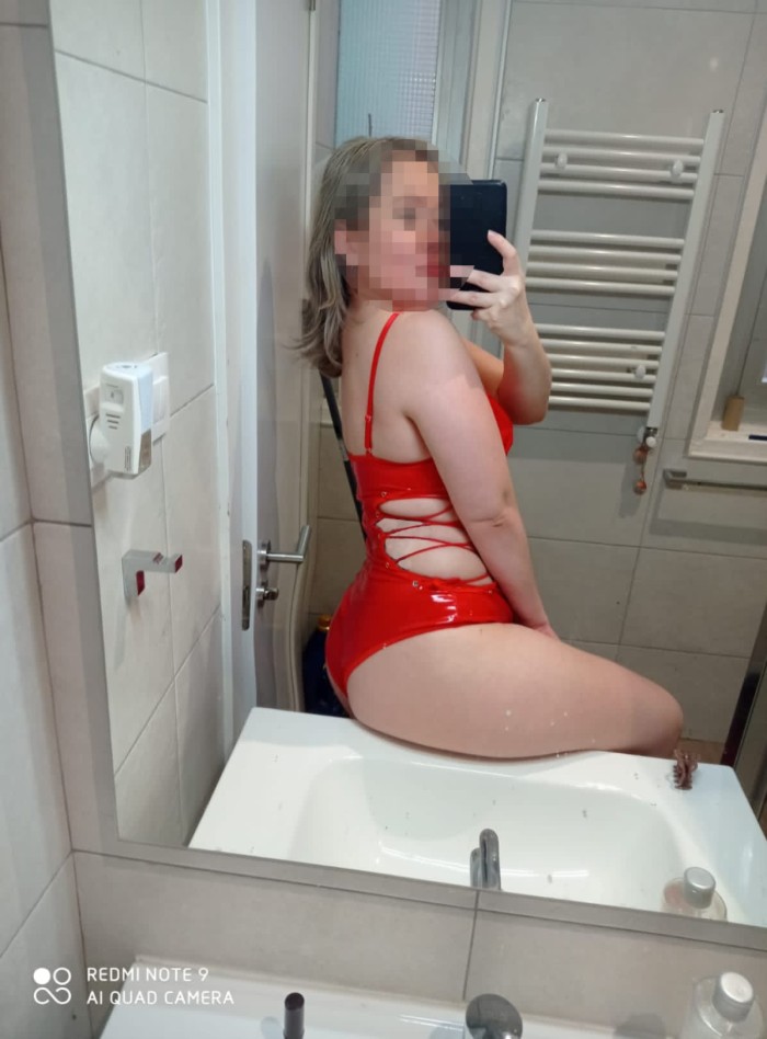 Lizz (22 años): Dulzura y Juventud