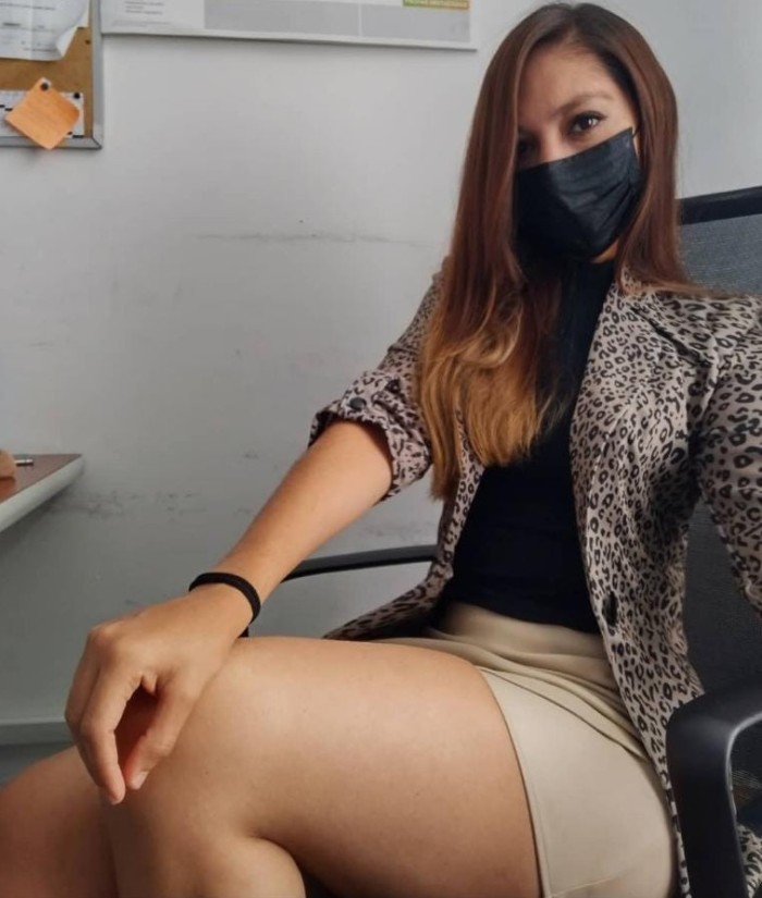 sensual juguetona e inigualable morena