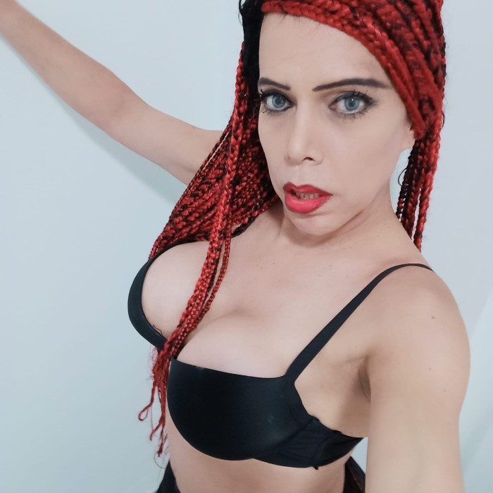 EXTROVERTIDA TRANS BRASILEÑA SALIDAS..