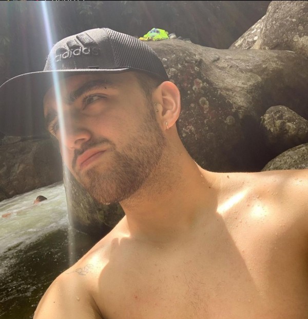 Hola lindo soy un chico guapo y travieso y dulce