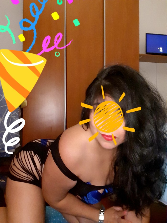 Madurita te espero bien calientita