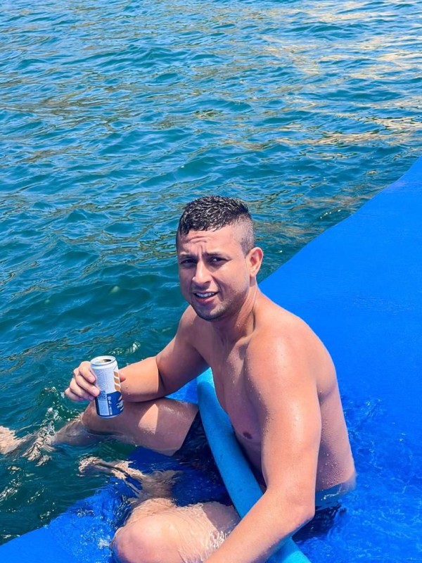 Soy Andrew , un chico amable y guapo 100% activo