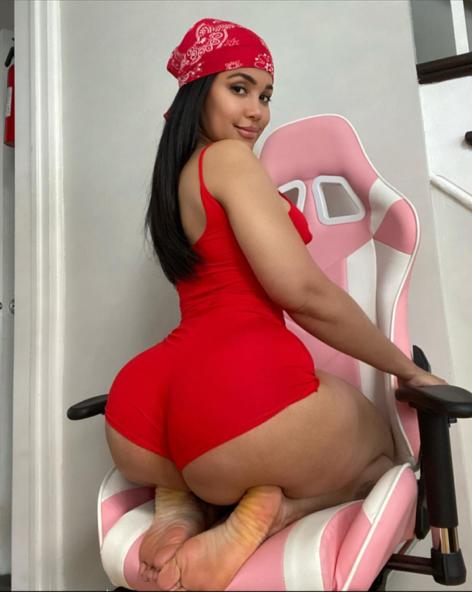 Hermosa jovencita de bonito cuerpo