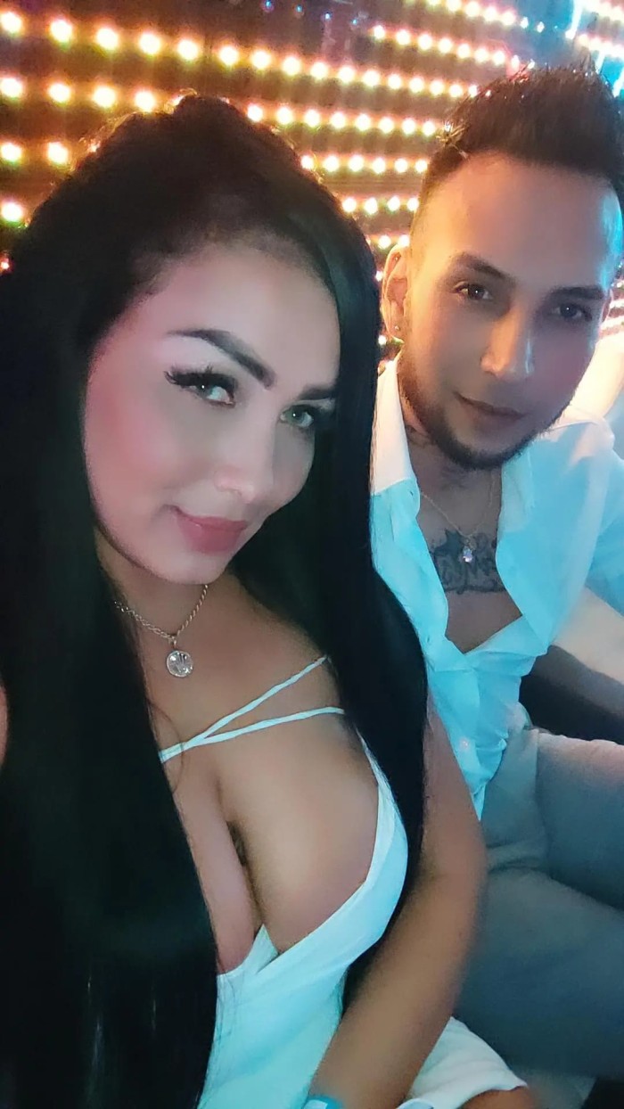 SOMOA UNA PAREJA DIVERTIDA EXTROVERTIDA Y CON AMOR