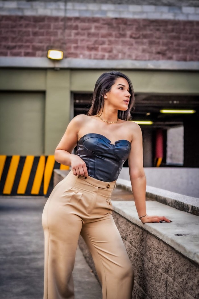 APASIONADA Y COMPLACIENTE.