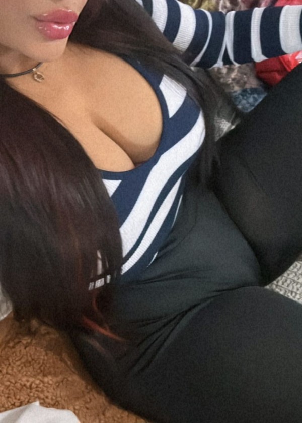 Soy Emily una joven Colombiana Preciosa