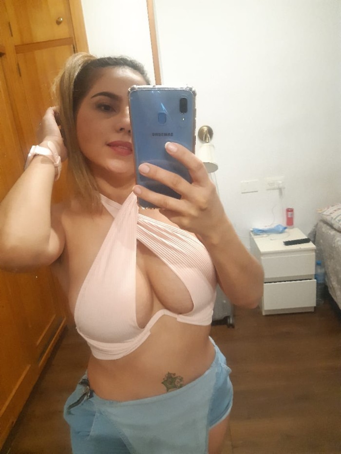 ATREVIDA Y ENTREGADA
