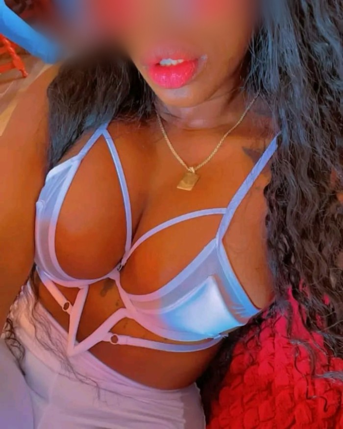 PUTITAS CON GANAS DE PASARLO RICO SOLO DESPLAZAMIE