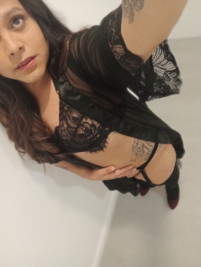 FIESTERA MOBOSA Y DISPONIBLE PARA SALIDAS