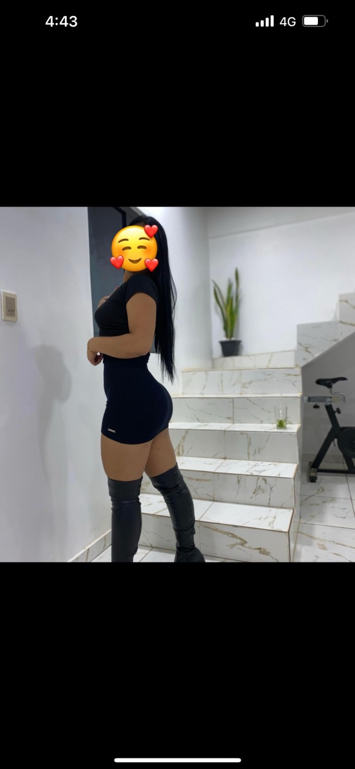 Chica de 20 años por tu zona