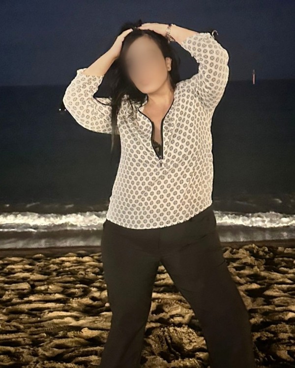 MÓNICA 42 años, DIVERTIDA y muy ENÉRGICA
