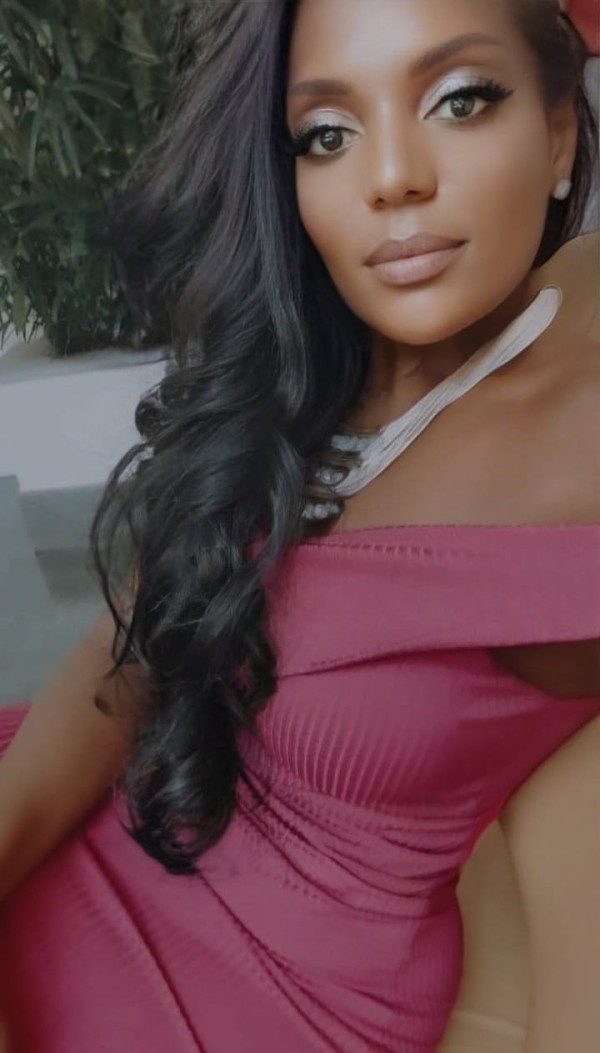 Isis morenaza espectacular