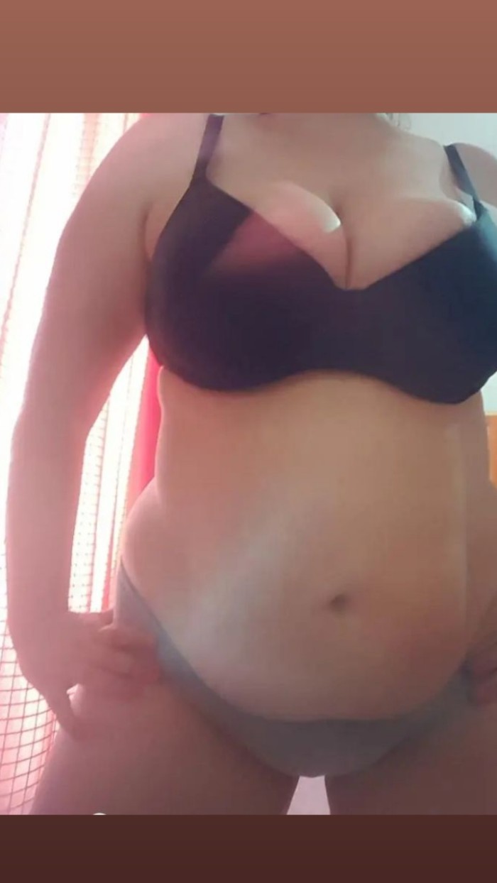 GORDITA ESPANOLA EN TU COCHE O TU CASA