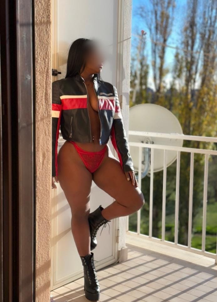 ENCANTO DE MUJER MUY ARDIENTE