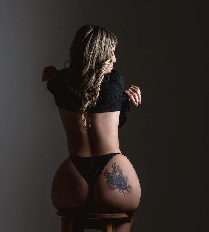 PUTITA EN VALENCIA CON GANAS DE FIESTA