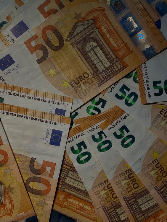 PLAZAS CLIENTES FIJOS Y SOLVENTES.