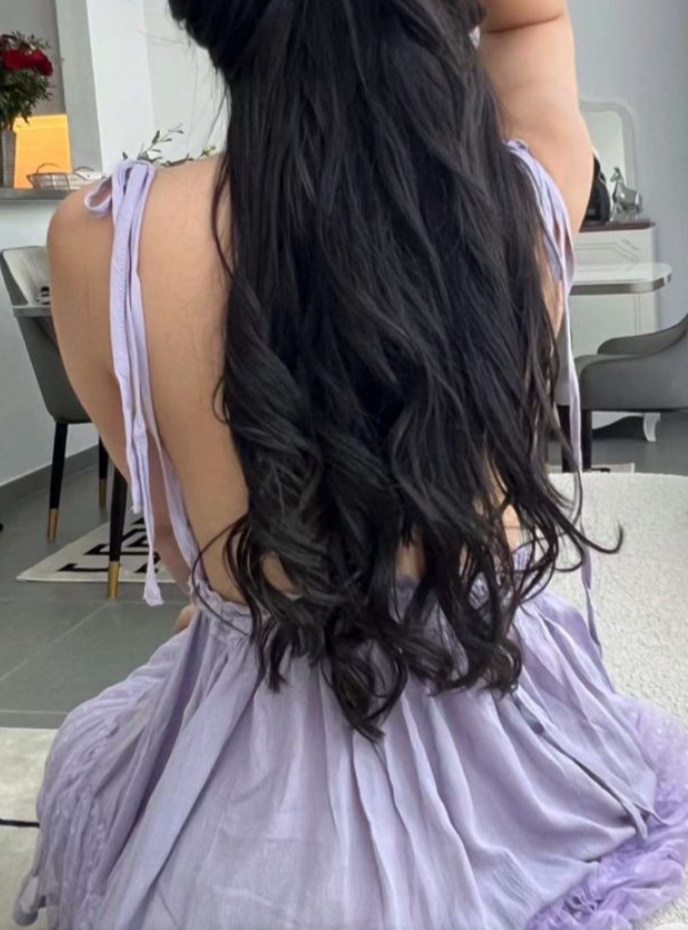 Elena masaje con besos mimos y caricias