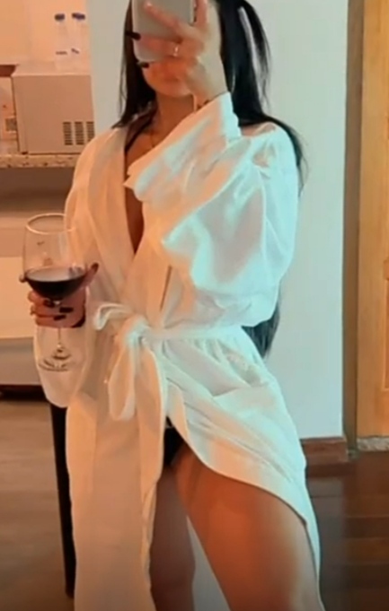 Elena masaje con besos mimos y caricias