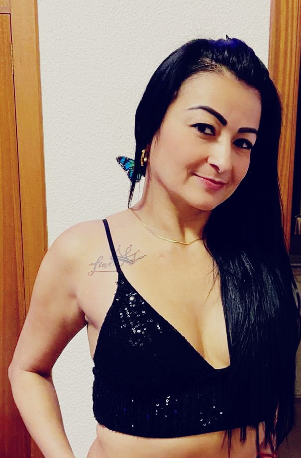 CHICA CON EXPERIENCIA MUY CACHONDA