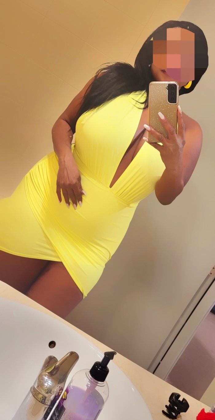 Novedad guapa mulata Venezolana d paso por tu ci