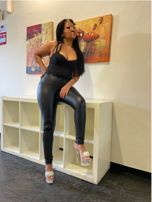 Chalet Magda´s, varias chicas