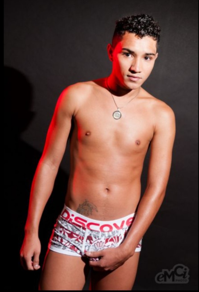Brazilian muy vicioso y morboso disponible las 24h
