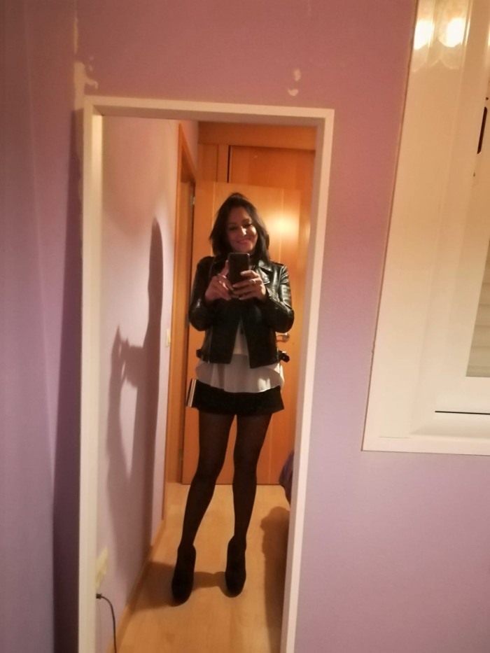 JULIA NOVEDAD CARIÑOSA Y FIESTERA!!! SI A TODO