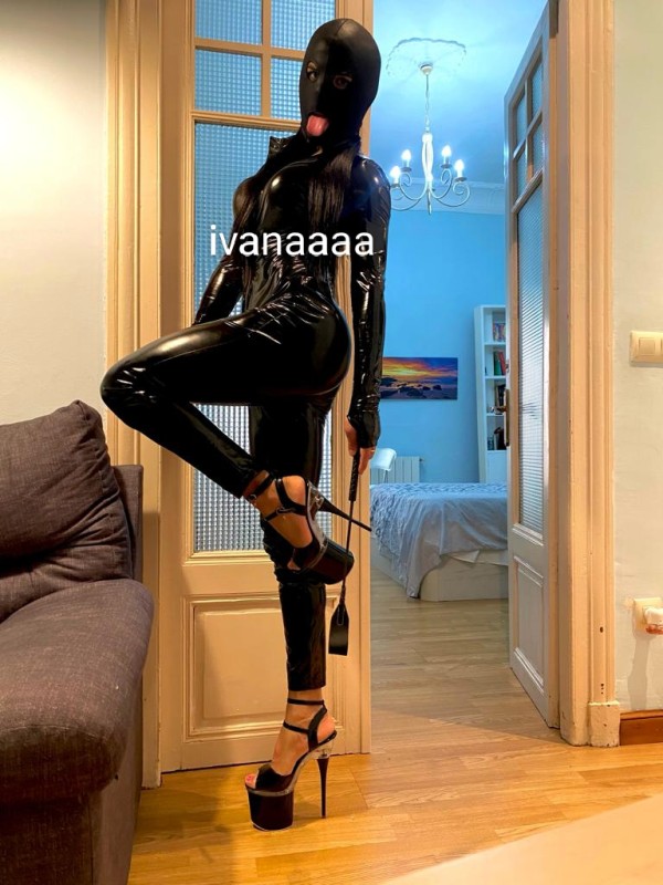 Ama dominatriz fiestera pollana